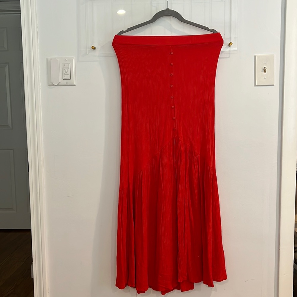 Crepe maxi skirt, button detail with slit. Hiatus, M